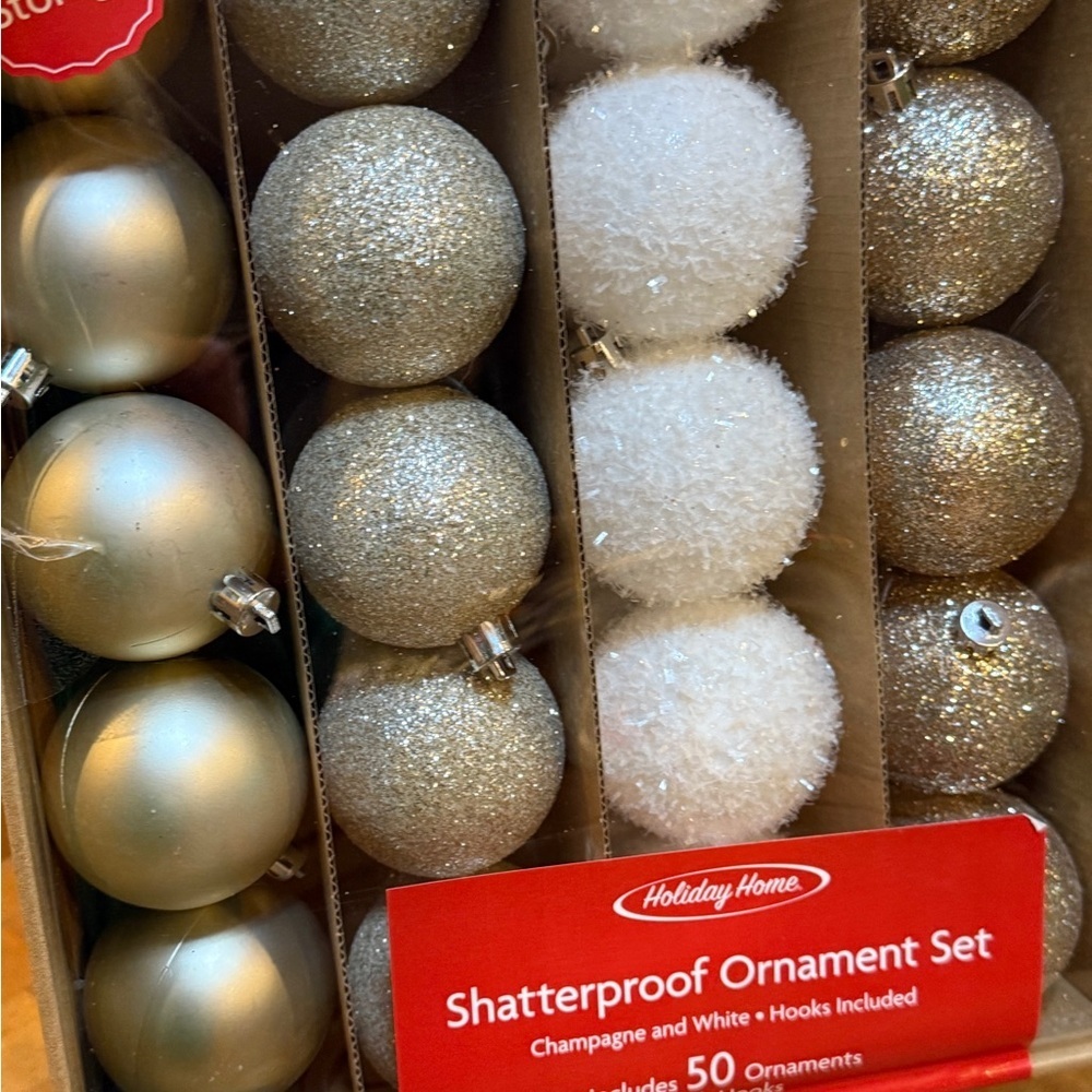 Shatterproof Ornament Set and LED Starburst Tree Topper Gold & Silver Christmas - Picture 11 of 16